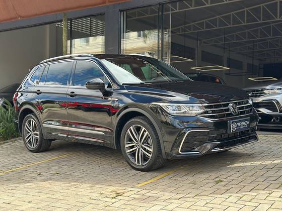 VOLKSWAGEN TIGUAN 2.0 300 TSI GASOLINA ALLSPACE R-LINE AUTOMÁTICO VOLKSWAGEN TIGUAN 2.0 300 TSI GASOLINA ALLSPACE R-LINE AUTOMÁTICO